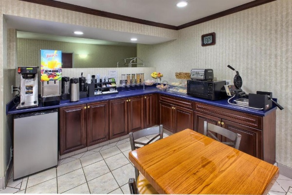 Country Hearth Inn Knightdale Raleigh image 12